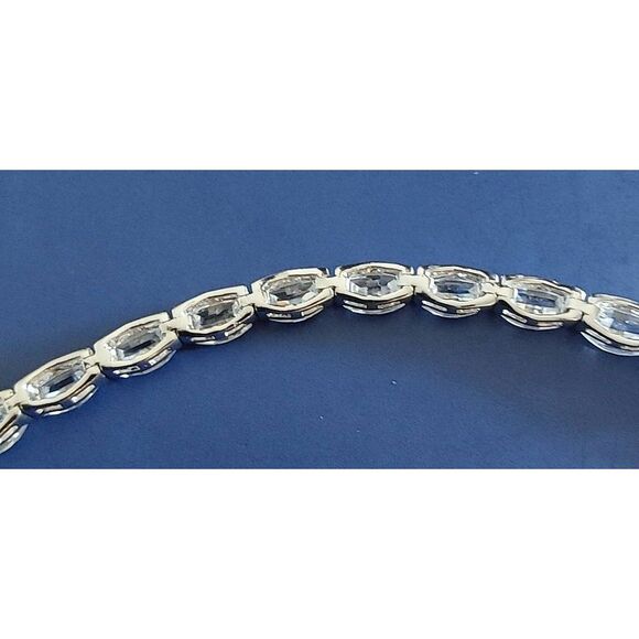 Gorgeous 21 Ct. Oval Mirror Checkerboard Cut Lab White Sapphire Link Bracelet - Picture 6 of 8